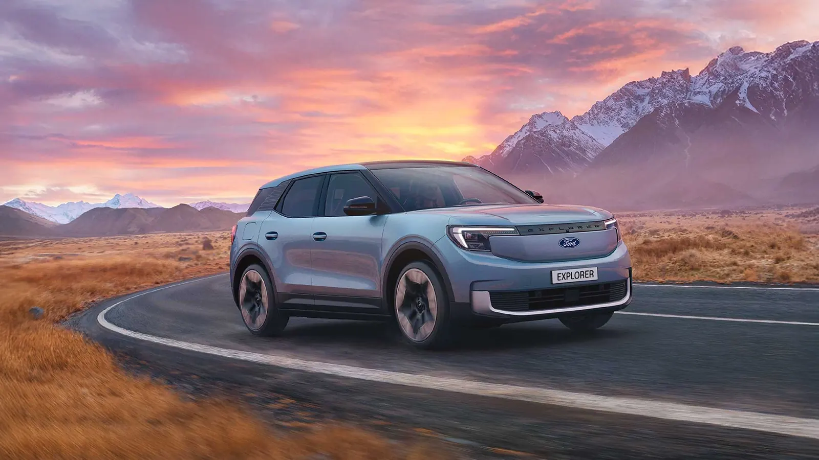 Dağ yolunda Ford Explorer