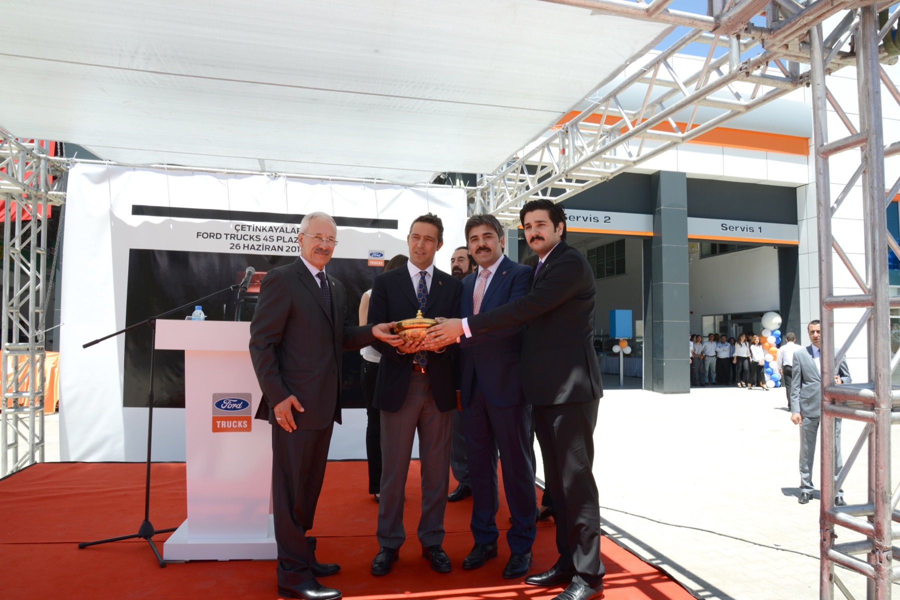 Ford Trucks Malatya 4S Plaza açılışında Mümtaz Çetinkaya, Ertuğrul Çetinkaya, Erkan Çetinkaya ve Ali Y. Koç