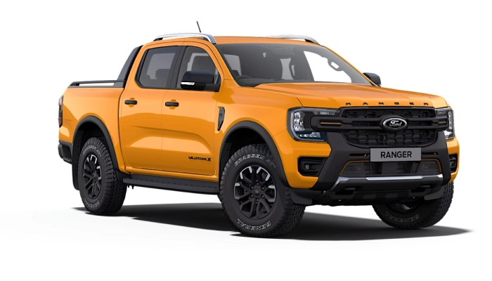 Beyaz fonda turuncu Ford Ranger dış tasarımı